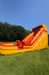 3CFE2CA1 F775 4A33 9E14 C0484F7ED958 1759486440 18ft yellow marble